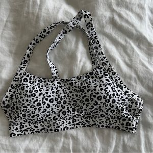 white fox active sports bra